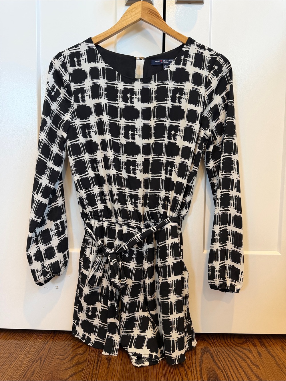One Clothing Romper Small Black White Geometric Long Sleeve Belted Pockets